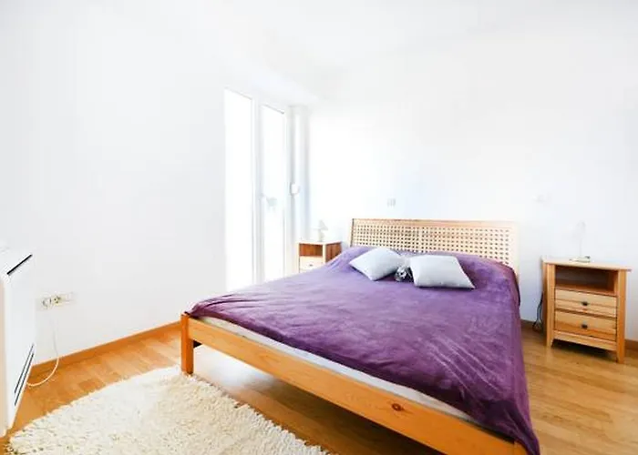 Eli Apartment *