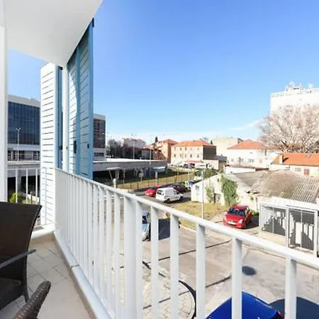Eli Apartment